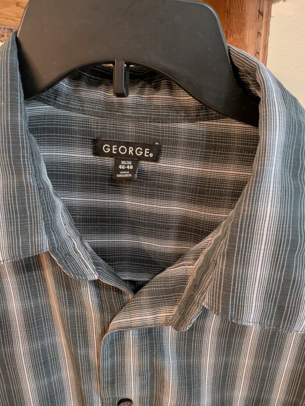 Men's button up - Picture 2 of 3